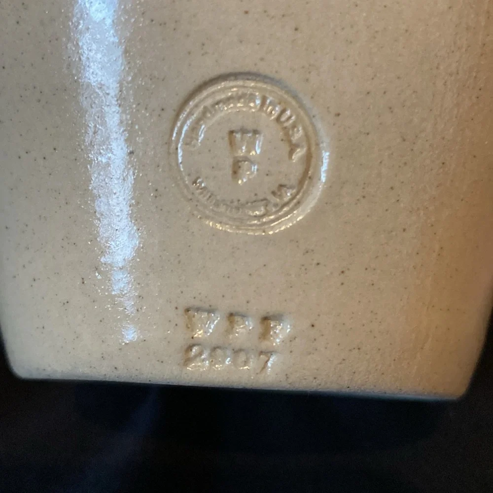 Pottery Vase Williamsburg, Va. 7 1/8” Tall. Blue Flowers on Beige Pottery. - Picture 8 of 13